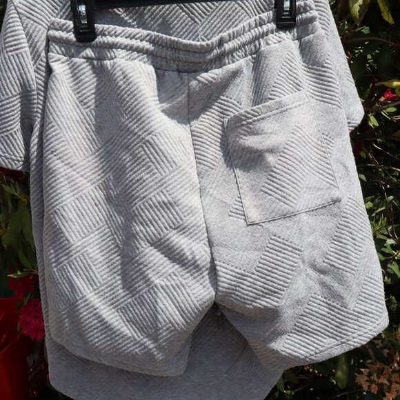 Geometric T-shirt and Short Set - Picture 5 of 11